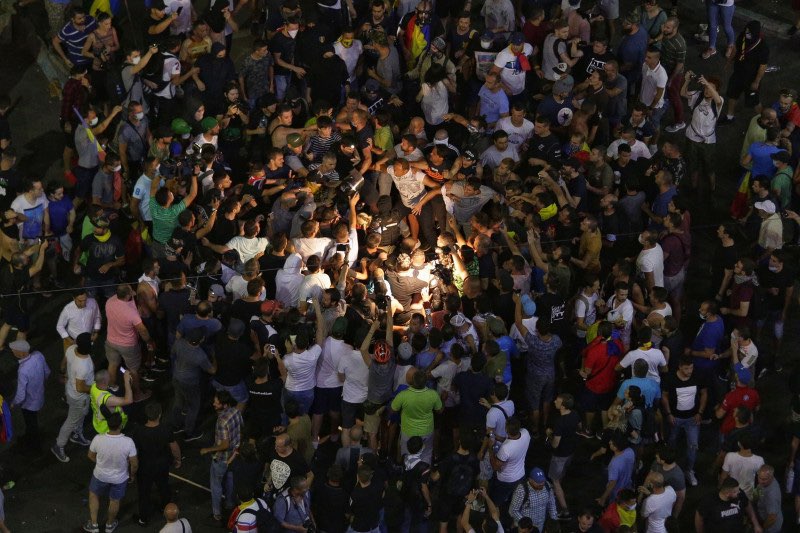 Două condamnări definitive în dosarul „10 august”. Este vorba de doi dintre agresorii jandarmeriței