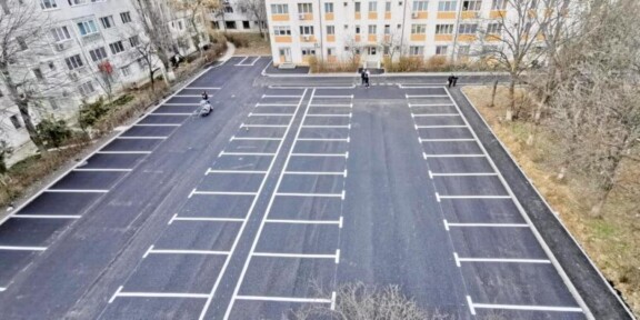 Primăria Constanța: 100 de noi locuri de parcare au fost amenajate pe strada Badea Cârțan