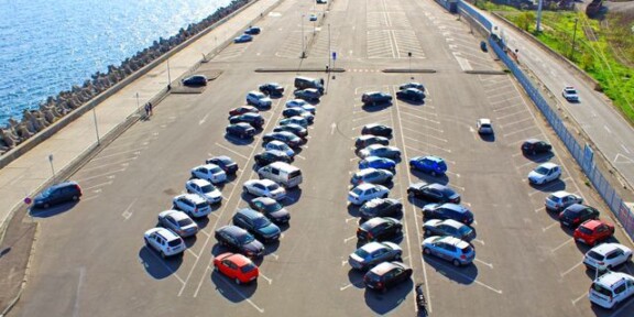 Primăria Constanța: Constănțenii vor parca gratuit primele 30 de minute