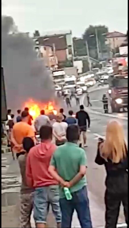 Incendiu izbucnit la un autoturism în Agigea. O femeie a suferit arsuri de gradul 2