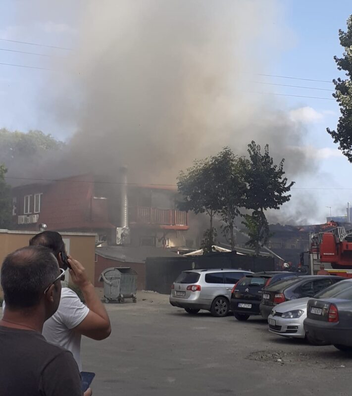 Incendiul din Mamaia a fost lichidat! Trei terase au ars în proporție de 80-90%