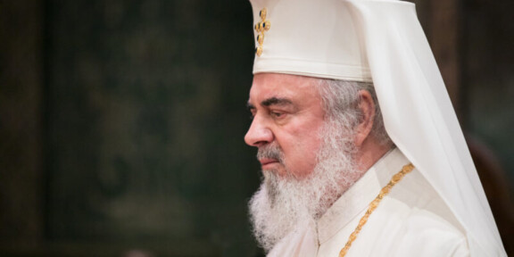 Patriarhul Daniel cere creșteri de salarii pentru personalul neclerical