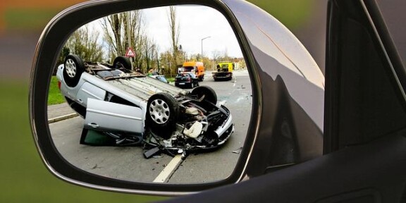 Accident rutier cu trei mașini implicate, la ieșire din Constanța. O victimă a fost transportată la spital