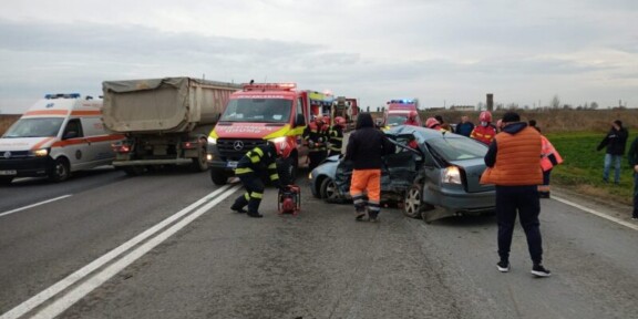 Accident rutier între două autoturisme, în apropiere de aeroportul Mihail Kogălniceanu: o persoană a murit