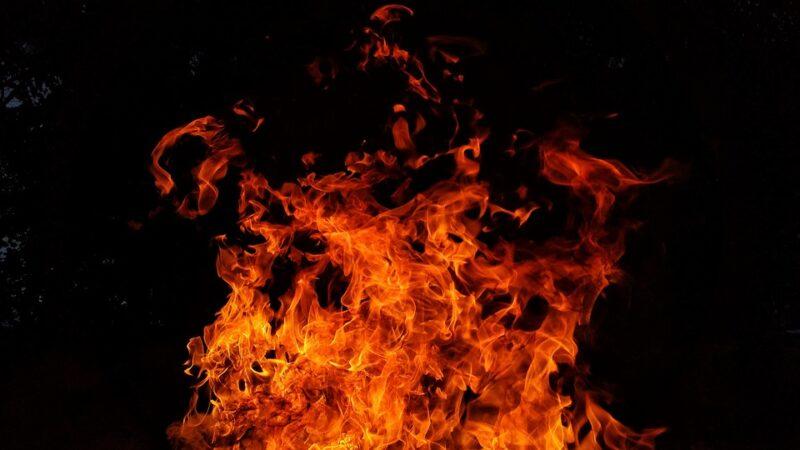 Fum dens la o spălătorie de rufe din Constanța
