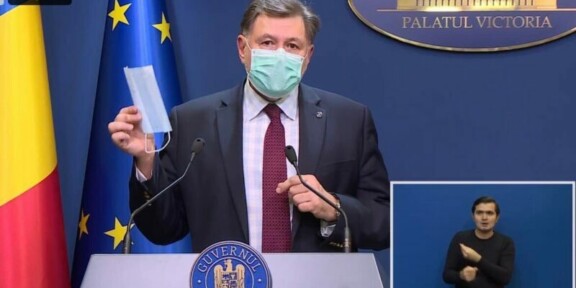 Rafila: Nu există niciun fel de impunere a utilizării unor măşti scumpe / Este vorba de renunțarea la măştile textile, care sunt foarte puţin eficiente sau ineficiente