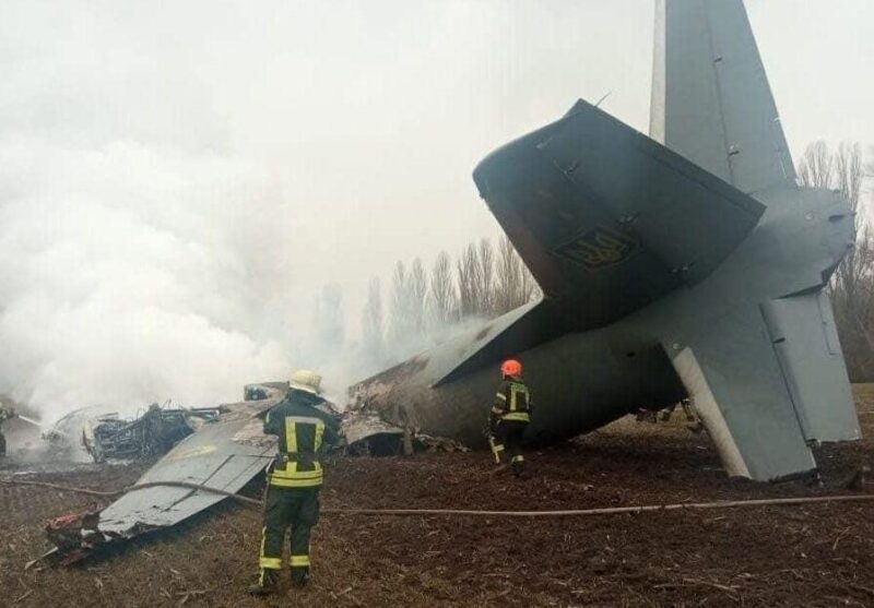 Avion militar ucrainean doborât în apropiere de capitala Kiev: Cinci oameni au murit