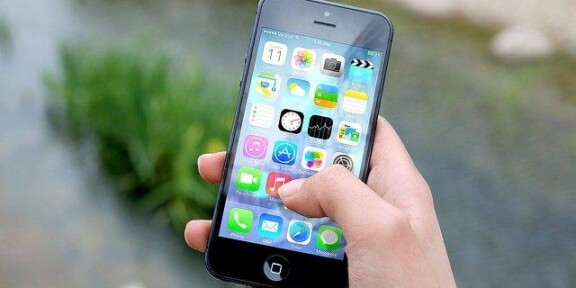 Apple va lansa un iPhone 5G low-cost în jurul zilei de 8 martie
