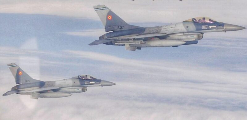 MApN: Avion militar ucrainean, interceptat și aterizat la Bacău