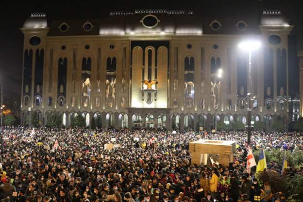 Mii de georgieni au protestat împotriva invadării Ucrainei de către Rusia