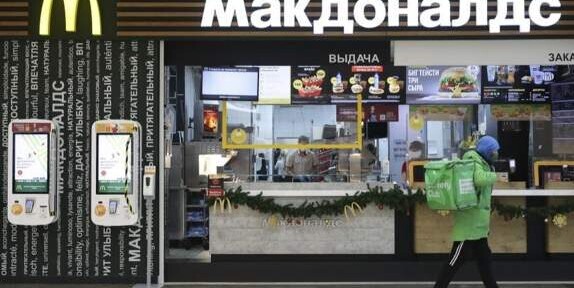 McDonald’s închide ”temporar” toate restaurantele din Rusia în urma invaziei în Ucraina