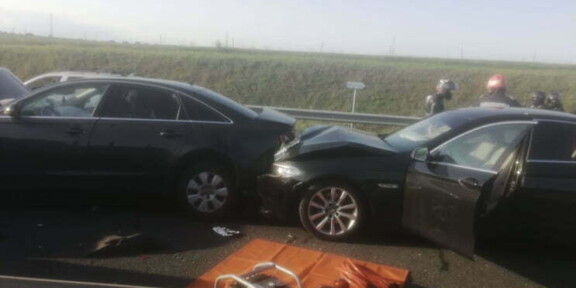 Patru mașini au fost implicate într-un accident rutier pe autostrada A2, pe sensul de mers spre București