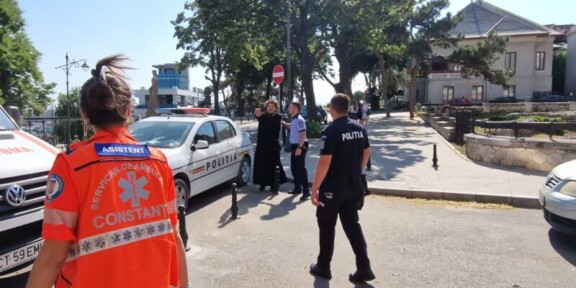 Incident lângă Catedrala Arhiepiscopală din Constanța: un călugăr recalcitrant a fost pus la pământ de polițiști