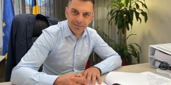 Schimbare importantă în sportul românesc: Din sezonul 2022/2023, cel puţin 40 % dintre sportivii prezenţi pe teren în timpul meciurilor oficiale trebuie să fie români