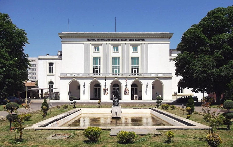 Noi spectacole în parcul Teatrului Național de Operă și Balet „Oleg Danovski”