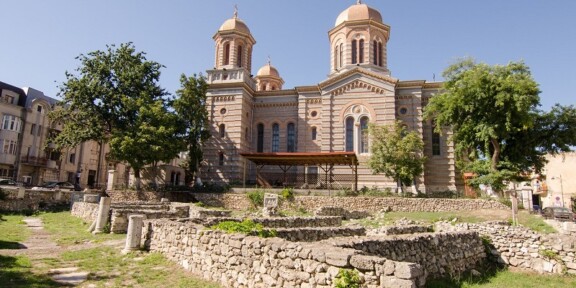 Arhiepiscopia Tomisului, obligată să returneze 70.000 de euro