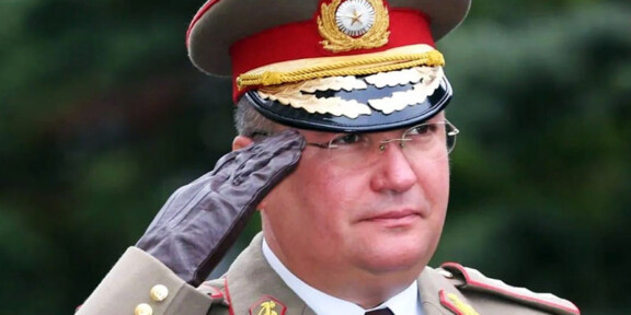 Asemeni Generalului Cunctator, Generalul Ciucă amână bătăliile finale: primul cu Hannibal, al doilea cu reformele din administrația publică
