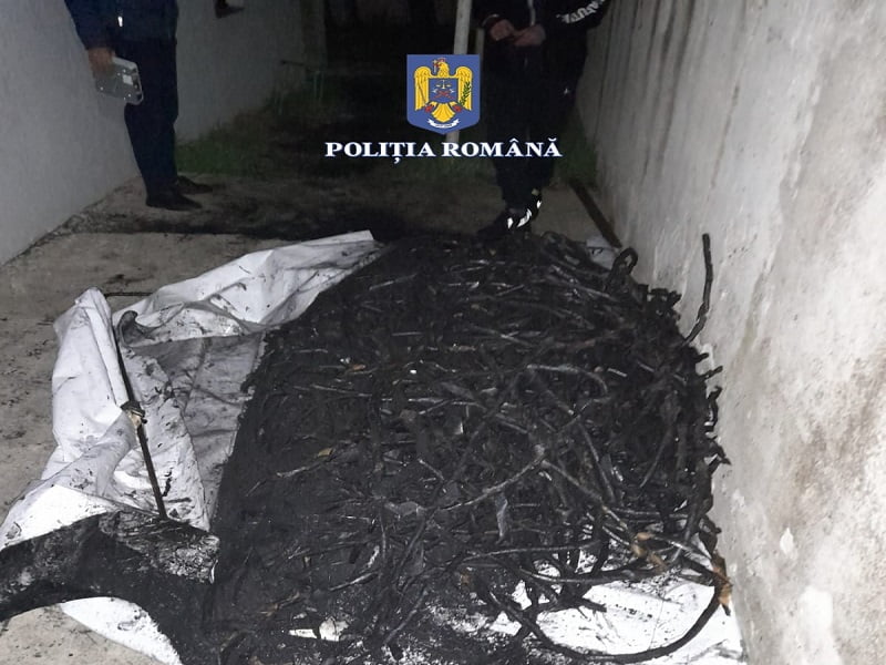 Trei bărbați prinși de către polițiști în timp ce vindeau cupru furat