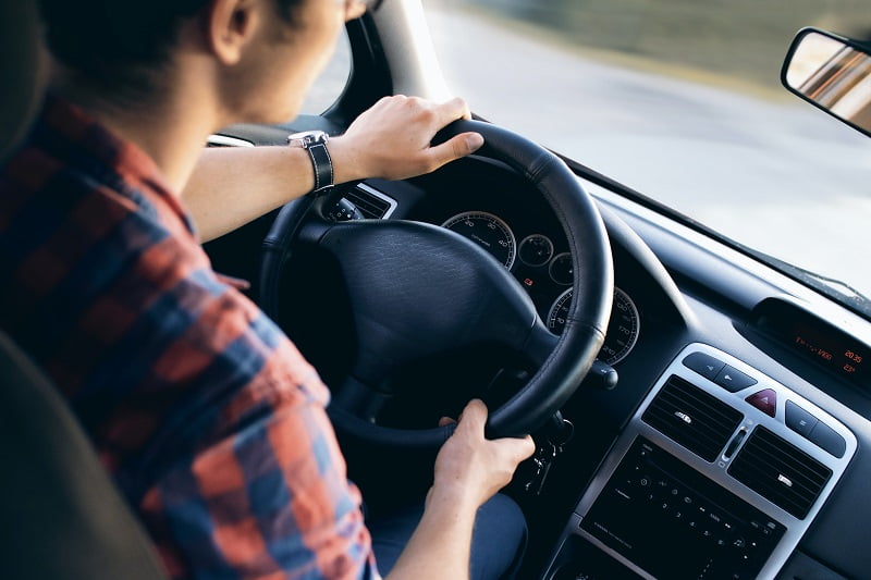 DNA trimite în judecată cinci patroni de firme de ride-sharing pentru evaziune fiscală, dare de mită și spălarea banilor: prejudiciu de peste 67 de milioane de lei