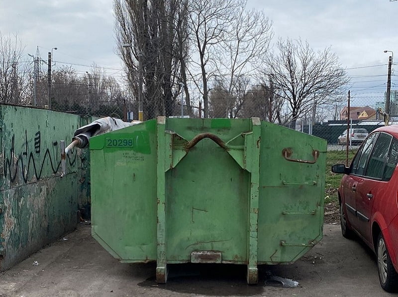 Locul gunoaielor nu e pe stradă. Vezi aici unde vor fi amplasate containerele pentru deșeuri voluminoase