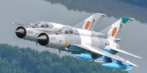 BREAKING: Un obiect zburător similar cu un balon meteo detectat de Forțele Aeriene Române în spațiul aerian național, în Sud-Estul României / Au fost ridicate două aeronave MiG-21 LanceR