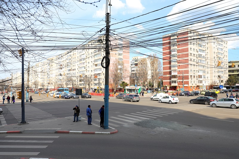 Atenție, șoferi! Lucrări majore la rețeaua de apă de pe bulevardul Alexandru Lăpușneanu / Încă 3 săptămâni de șantier în zona intersecției de la Casa de Cultură