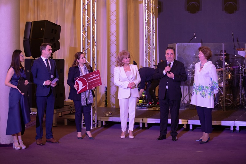 “Gala Excelenţei şi Profesionalismului Feminin” – Evenimentul în cadrul căruia au fost premiate femeile care au avut o contribuţie semnificativă la dezvoltarea anumitor segmente economico-sociale