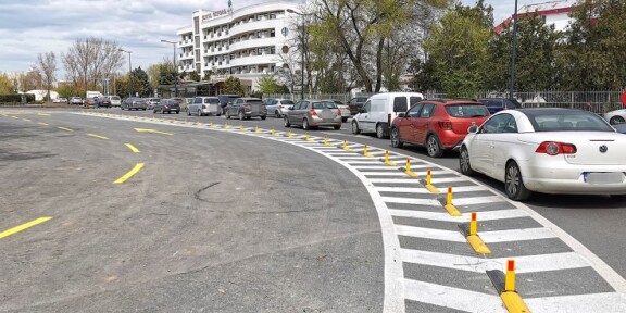 (FOTO) Reconfigurarea sensului giratoriu situat la intrarea în stațiunea Mamaia a fost finalizată