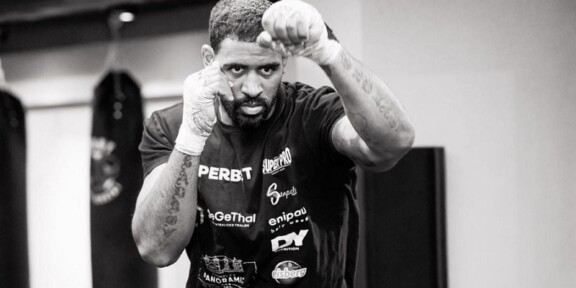 Sportivul Benny Adegbuyi, implicat într-un accident rutier în drum spre Constanța / Primele declarații ale kickboxerului