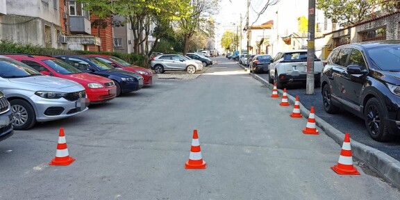 Atenție, șantier! Se execută lucrări de frezare și asfaltare pe strada Munteniei