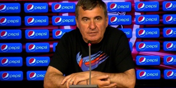 Dan Petrescu, reacție nervoasă după înfrângerea în fața campioanei / Nici Hagi nu a scăpat de furia lui Petrescu de la finalul meciului Gheorghe Hagi CFR FARUL