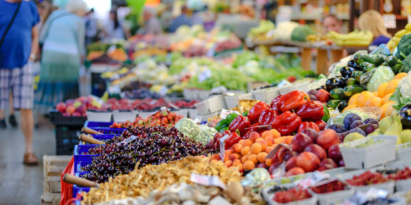 Locavorismul – un prim pas spre o alimentație sănătoasă… România are nevoie de o Mișcare Locavoră pentru echilibrarea “balanței alimentare”. Poate Locavorismul să elimine “apartheidul” alimentar?