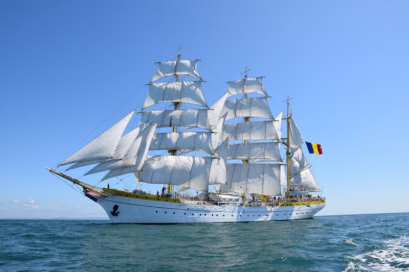 Nava-școală „Mircea” revine acasă după o lună de marș în Marea Mediterană
