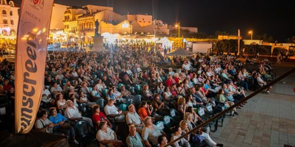 Peste 16.000 de constănțeni și turiști, spectatori la a doua ediție Sunscreen Film & Arts Festival