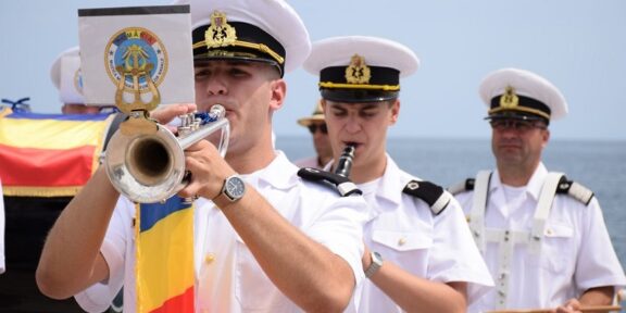 Spectacole susținute de Muzica Militară a Forțelor Navale cu prilejul sărbătoririi Zilei Marinei Române fortele navale muzica