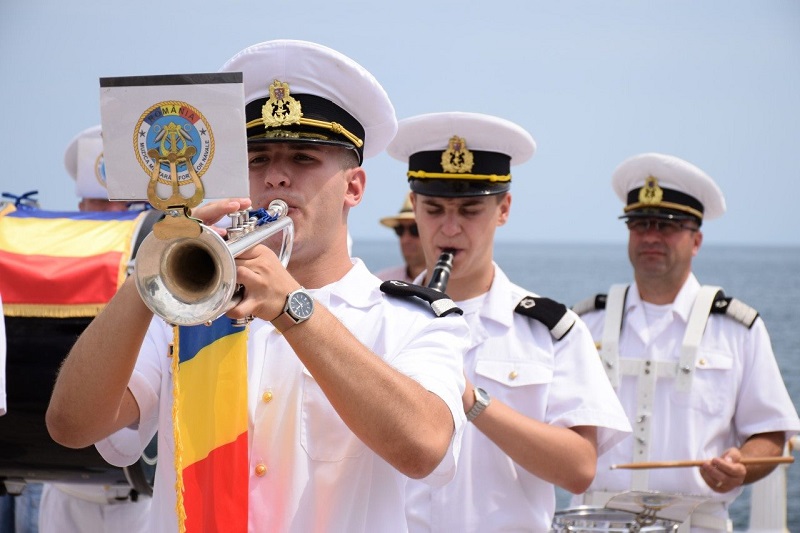 fortele navale muzica