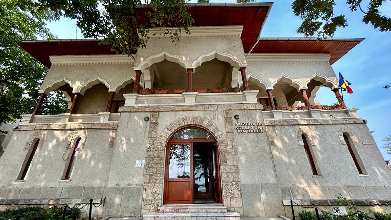 Digitalizarea turismului: Au fost montate plăcuțe digitale cu coduri QR pe monumentele istorice din Constanța