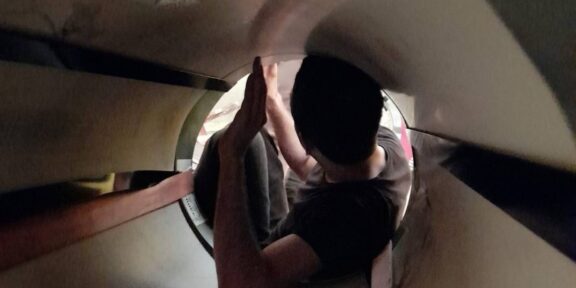 Sirieni prinşi în timp ce încercau să treacă frontiera pe la Negru Vodă, ascunşi în remorca unui autocamion
