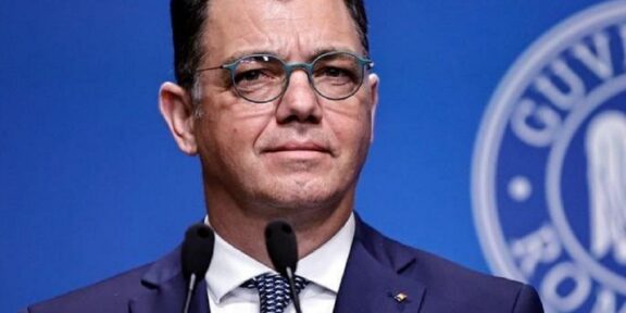 Românii care îşi petrec concediul în străinătate voi fi nevoiţi să plătească o taxă? Răspunsul ministrului Economiei