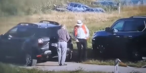 Dumitru Buzatu, baronul din cel mai sărac judeţ al României, prins cu mită de 1,25 milioane de lei – „economiile sale”. A fost adus la Tribunal fără cătuşe