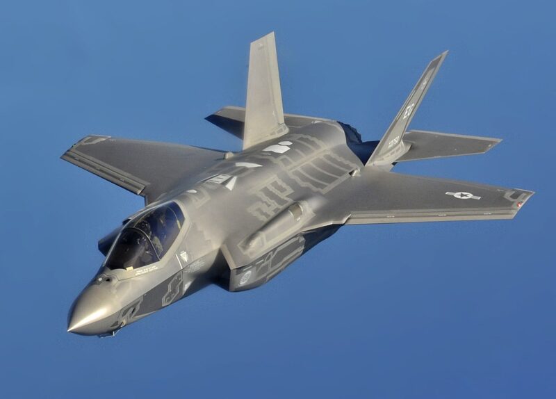 Proiectul de lege privind achiziția a 32 de avioane F-35, promulgat de Klaus Iohannis
