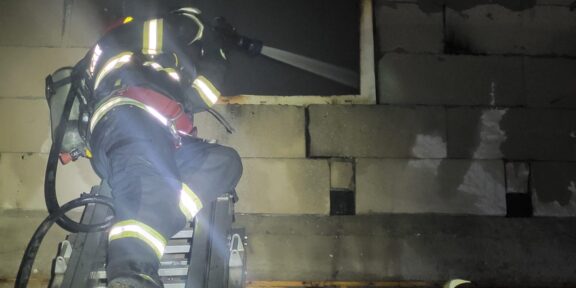 JUDEŢUL CONSTANŢA. Casă cuprinsă de flăcări după explozia unei butelii