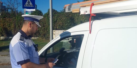 Acțiune a polițiștilor din cadrul Biroului Rutier Constanța. Au fost aplicate 30 de amenzi