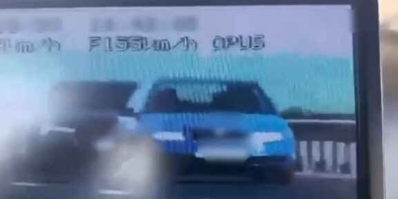 Un bărbat a rămas fără permis după ce a forţat un şofer să accelereze pe Autostrada Soarelui. „Se pare că acest tip de bullying în trafic încă persistă”
