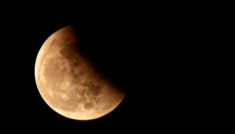 Eclipsă totală de Lună, pe 14 martie. Spectacolul ceresc va fi vizibil și în România
