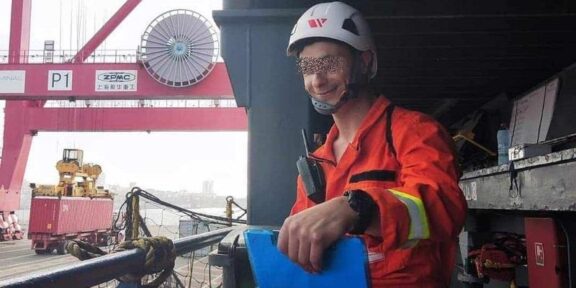 Tânărul ofițer constănțean care a murit pe o navă în China va fi înmormântat mâine: trupul său a fost adus acasă după aproape două luni