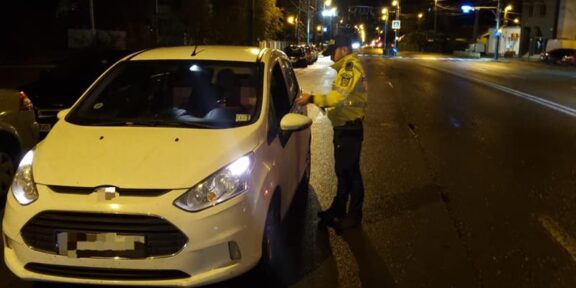 Acțiune a polițiștilor constănțeni: un bărbat a fost prins băut și posibil drogat la volan – amenzi de aproximativ 5.000 de lei