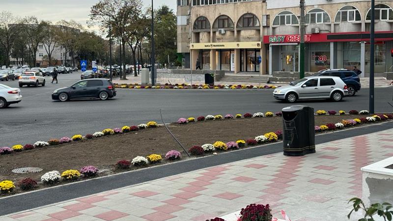 Primăria Constanța: Au fost montate 60 de coșuri noi de gunoi simple și alte 15 pentru colectare selectivă