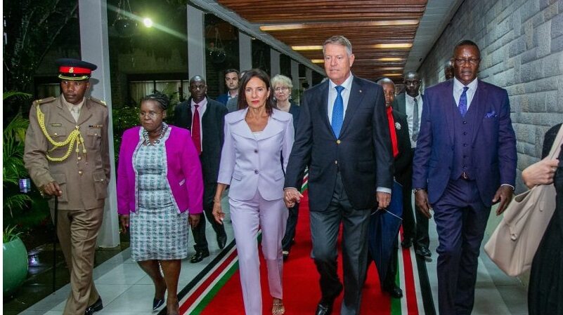 Klaus Iohannis şi-a început turneul în Africa. Preşedintele a ajuns în Kenya, într-o vizită oficială de trei zile