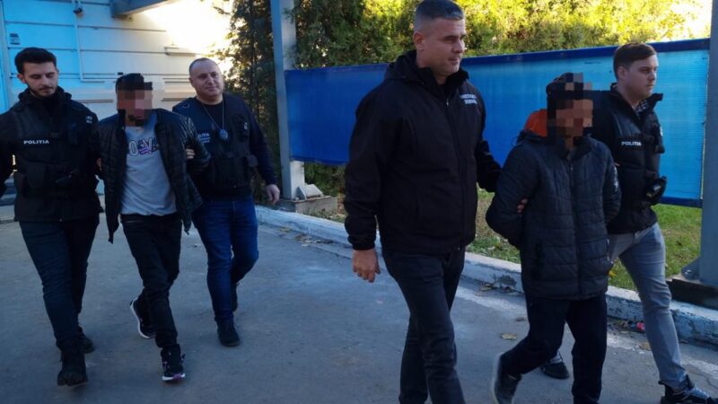 CONSTANȚA. Doi bărbați au fost aretați după ce au atacat un bărbat pe un gang și i-au furat banii și telefonul mobil
